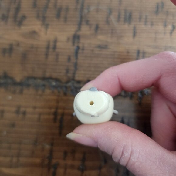 Disney Doorables Series 6 "Uka" from Raya and the Last Dragon - Picture 6 of 10